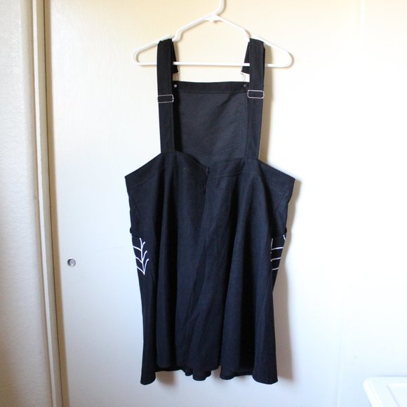 SHEIN PLUS HALLOWEEN CRISS CROSS BACK PINAFORE DRESS & SHIRT - Picture 2 of 7